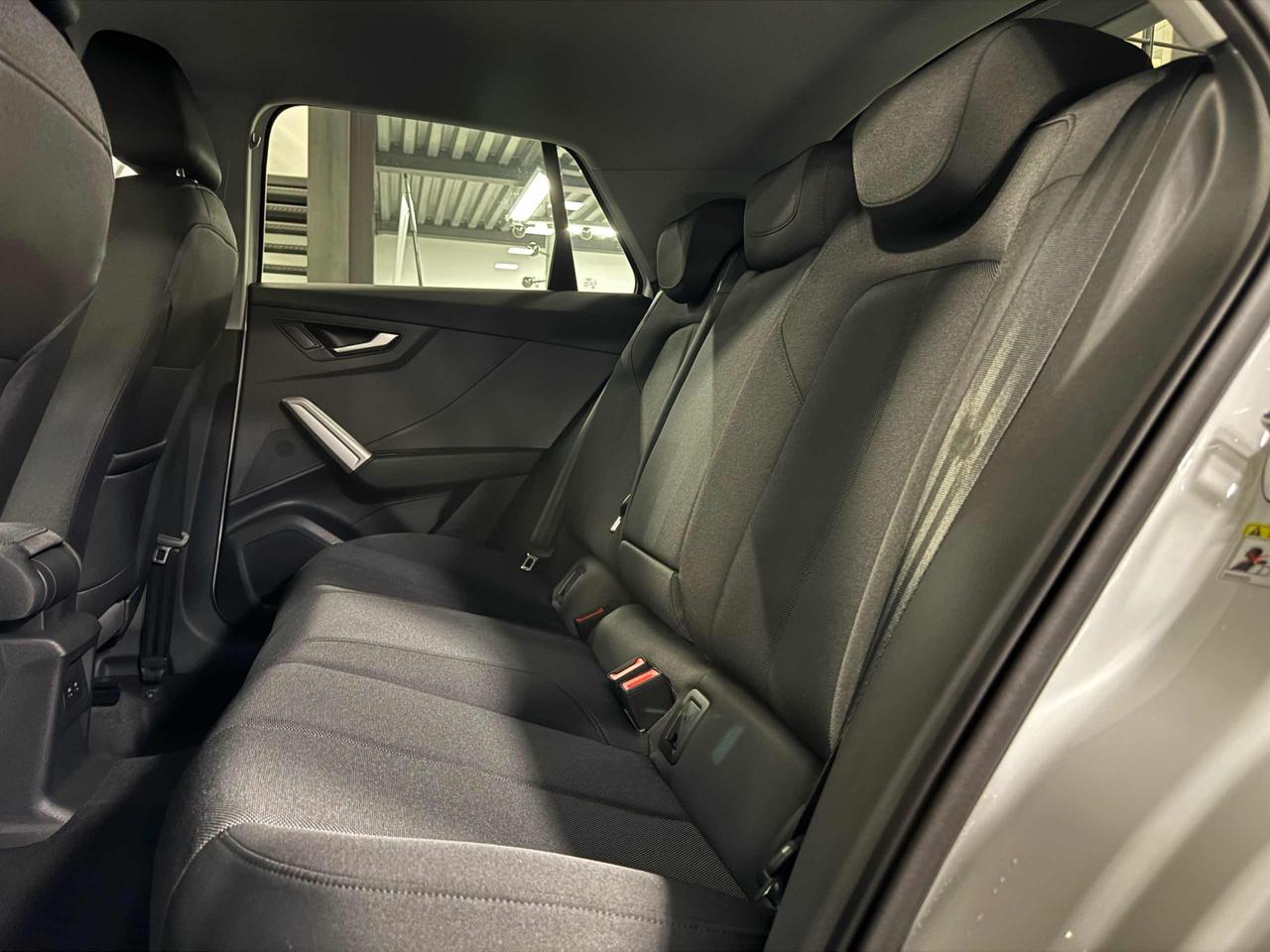 AUDI Q2 35 TDI S tronic Business Advanced - 14