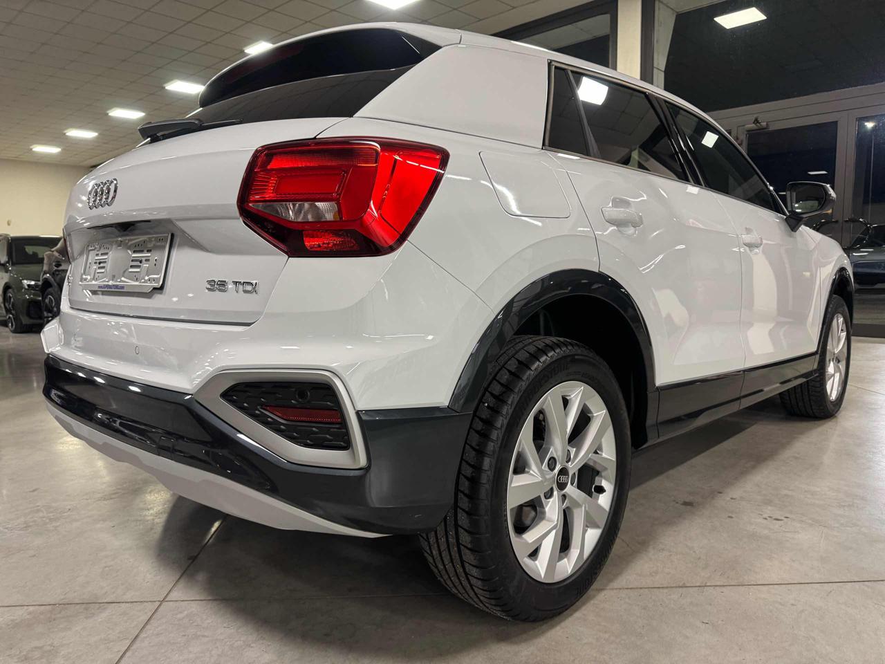 AUDI Q2 35 TDI S tronic Business Advanced - 4