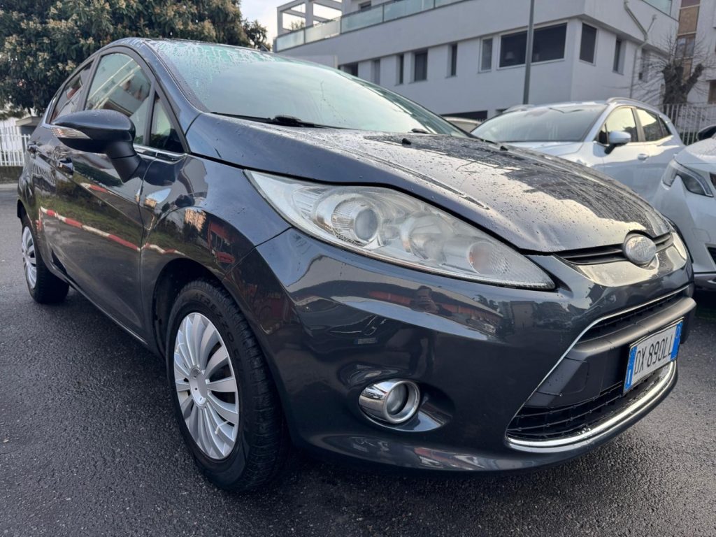 FORD Fiesta + 1.4 TDCi 68CV 5 porte - 2