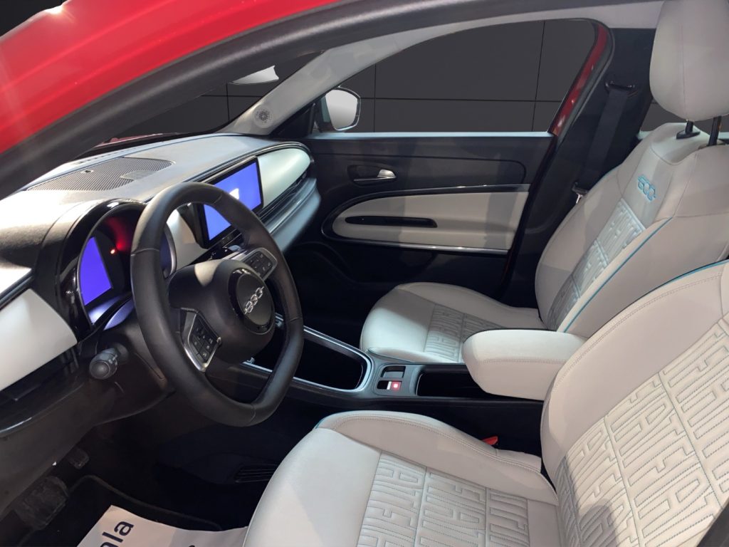 FIAT 600 Hybrid 100 CV DCT MHEV La Prima - 9