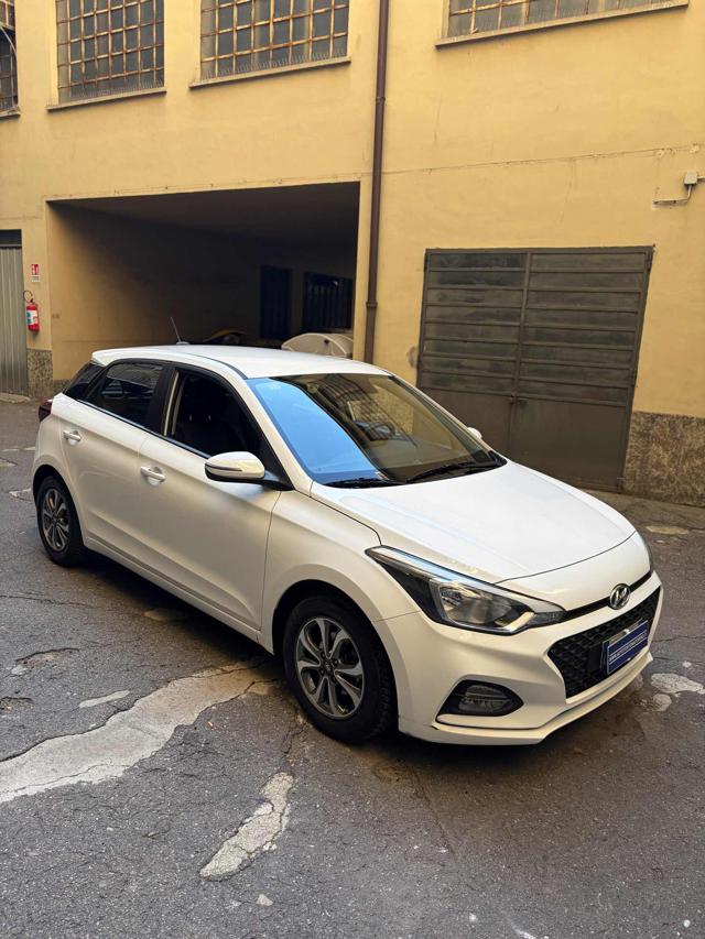HYUNDAI i20 Bianco pastello
