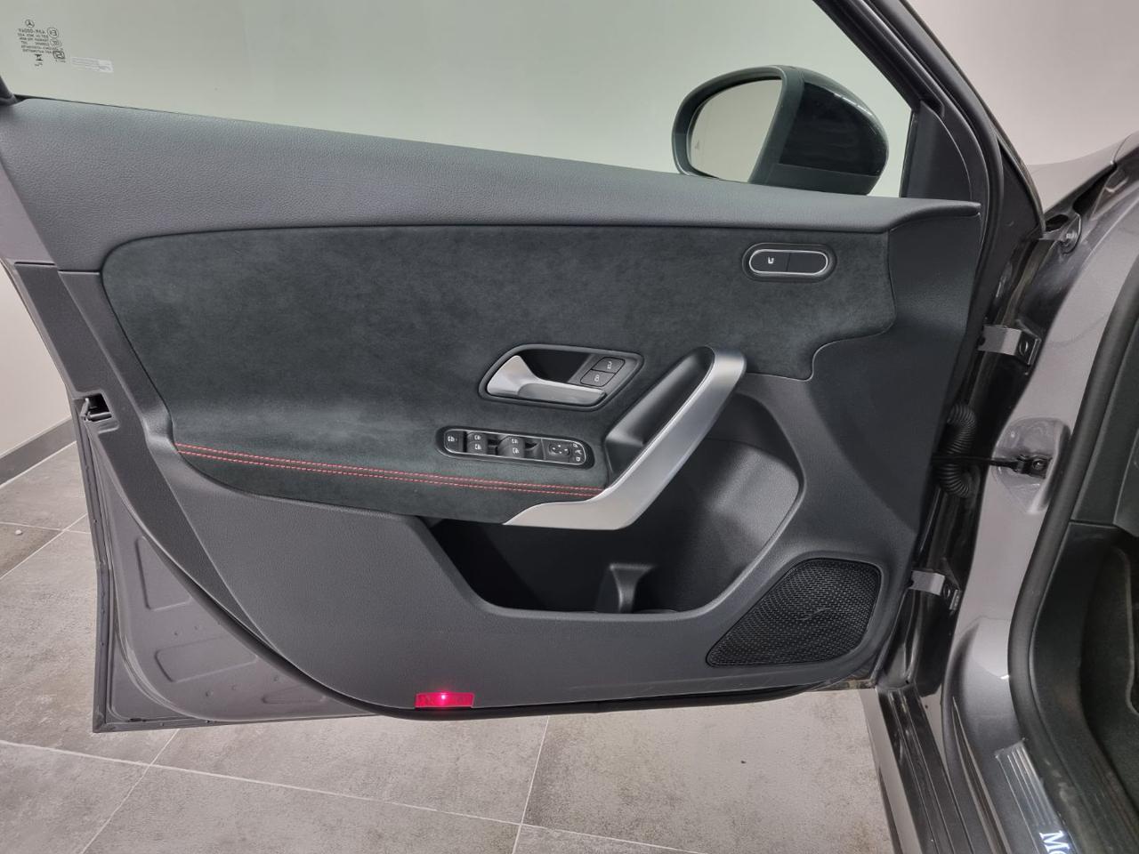 MERCEDES-BENZ A 220 Automatic 4Matic AMG Line Premium 204 CV - 31