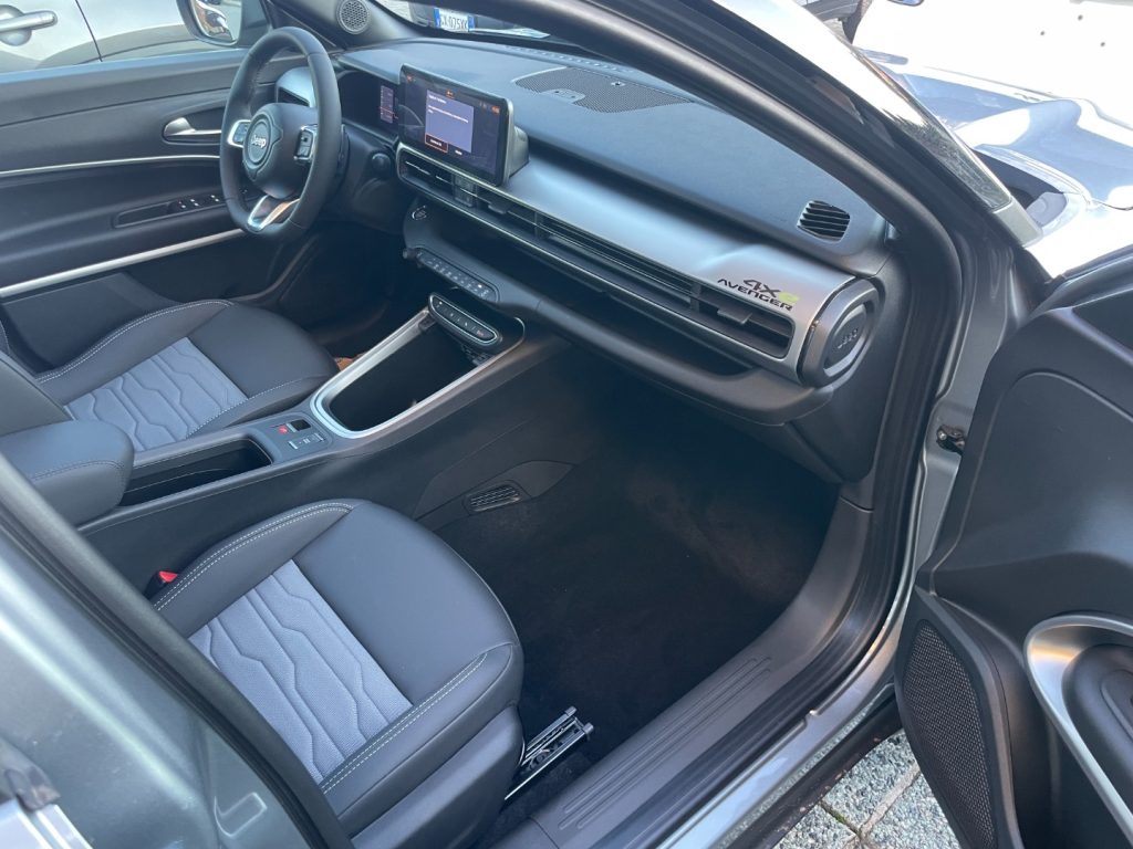JEEP Avenger 1.2Turbo 145CV MHEV 4xe Upland+TETTO+INFO&CONV.PAC - 8