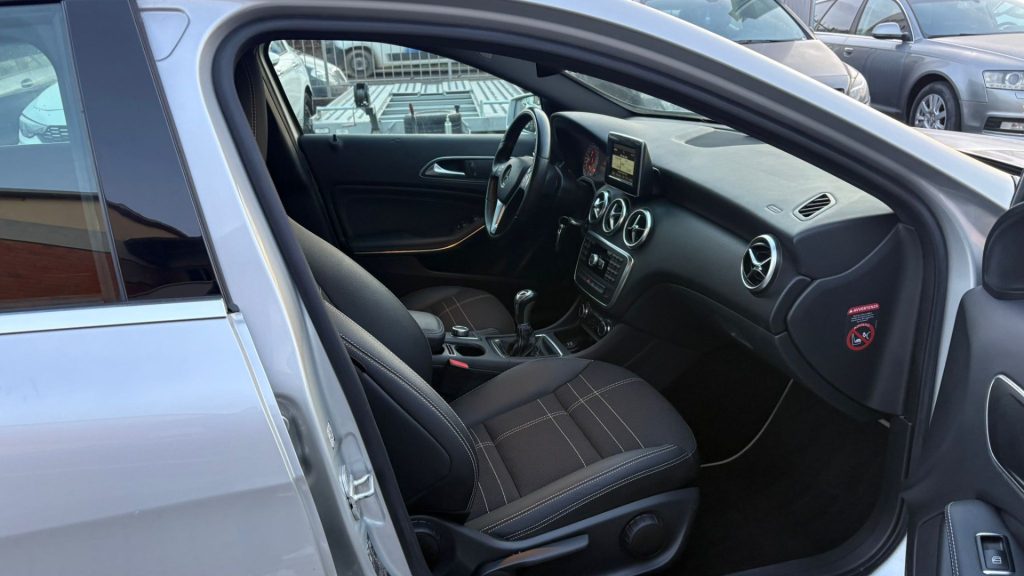 MERCEDES-BENZ A 180 CDI Sport OK NEOPATENTATI SOLO 95.000 KM - 17