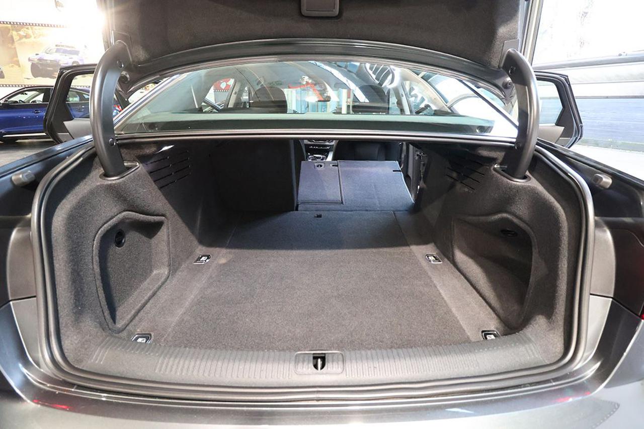 AUDI A4 35 TDI S-Tronic S-Line - 12