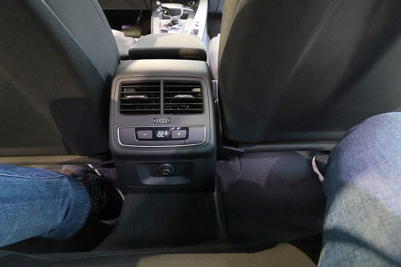 AUDI A4 35 TDI S-Tronic S-Line - 43