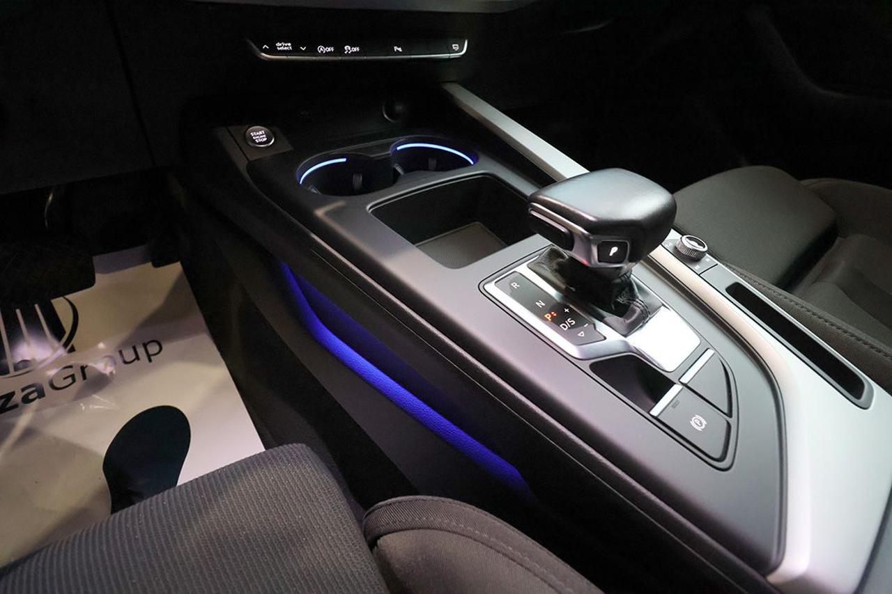 AUDI A4 35 TDI S-Tronic S-Line - 38