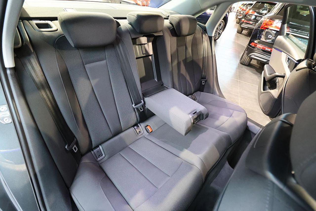 AUDI A4 35 TDI S-Tronic S-Line - 19