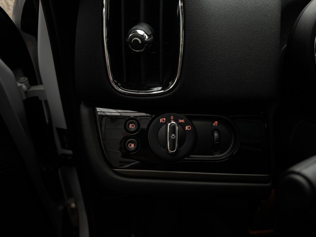 MINI Countryman 1.5 Cooper TETTO PANORAMA APRIBILE - 9