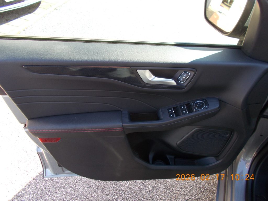 FORD Kuga 1.5 EcoBlue automatica CDI 120 CV 2WD ST-Line - 19