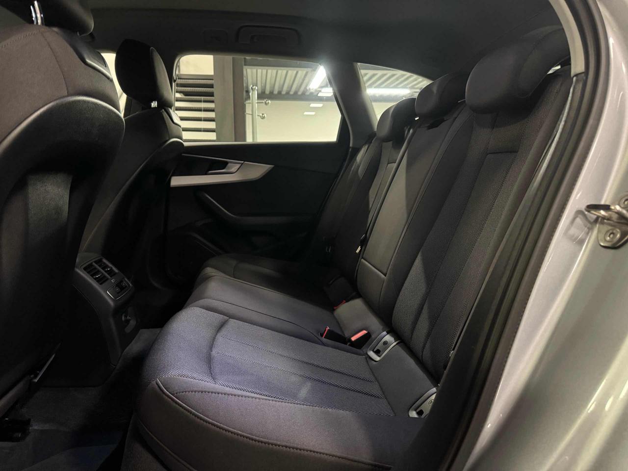 AUDI A4 Avant 35 TDI/163 CV S tronic Business Advanced - 11