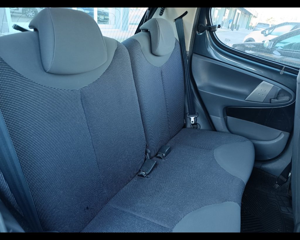 PEUGEOT 107 Diesel  5p 1.4 hdi Plaisir - 7