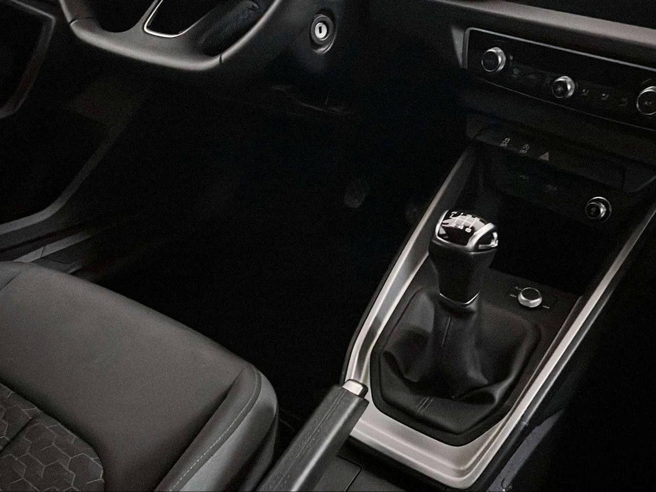 AUDI A1 SPB 30 TFSI Identity Black - 24