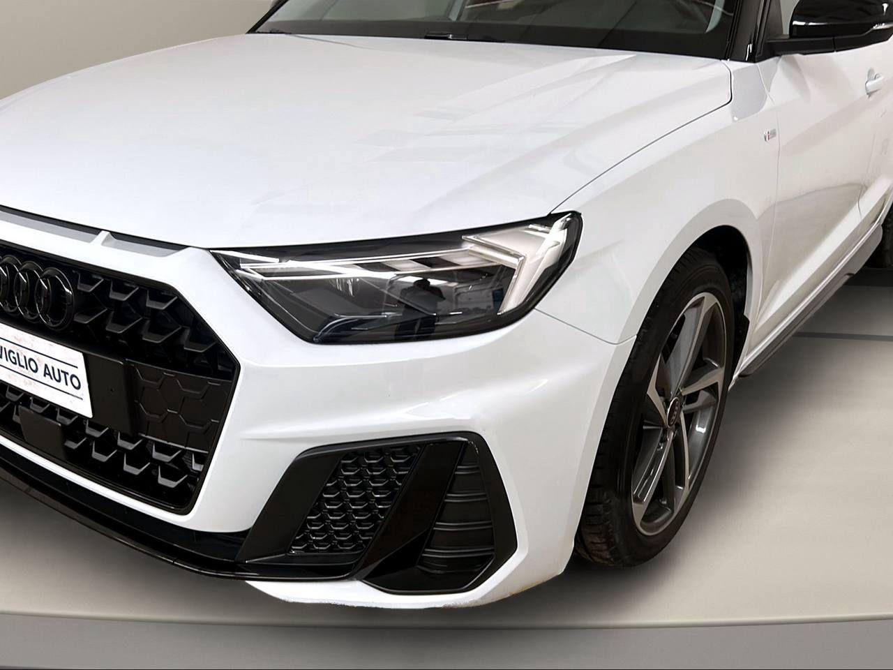 AUDI A1 SPB 30 TFSI Identity Black - 29