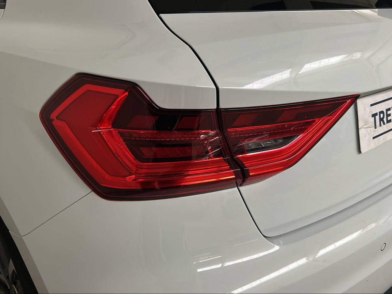 AUDI A1 SPB 30 TFSI Identity Black - 32