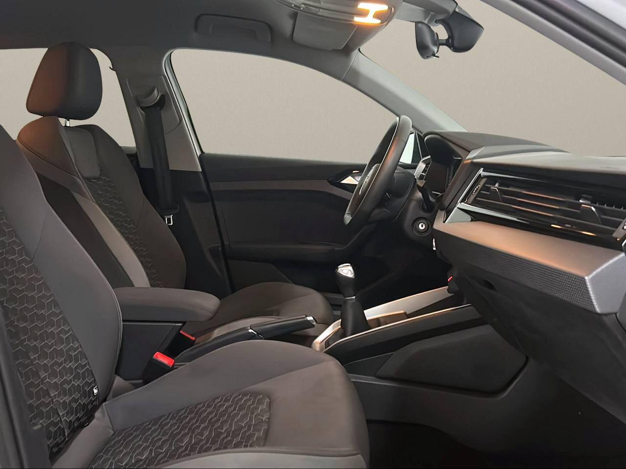 AUDI A1 SPB 30 TFSI Identity Black - 11