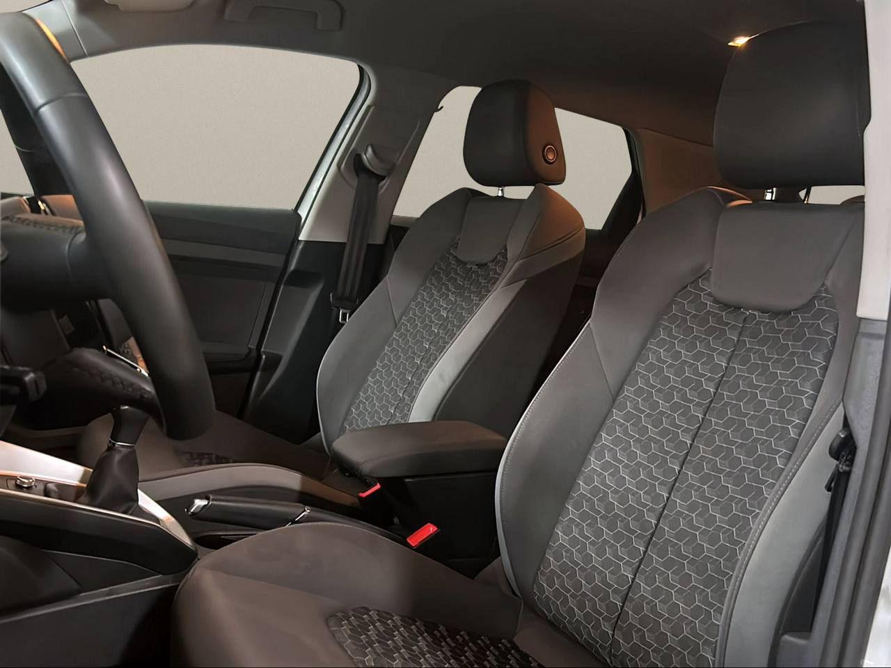 AUDI A1 SPB 30 TFSI Identity Black - 9