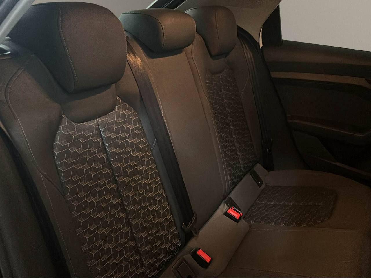 AUDI A1 SPB 30 TFSI Identity Black - 12