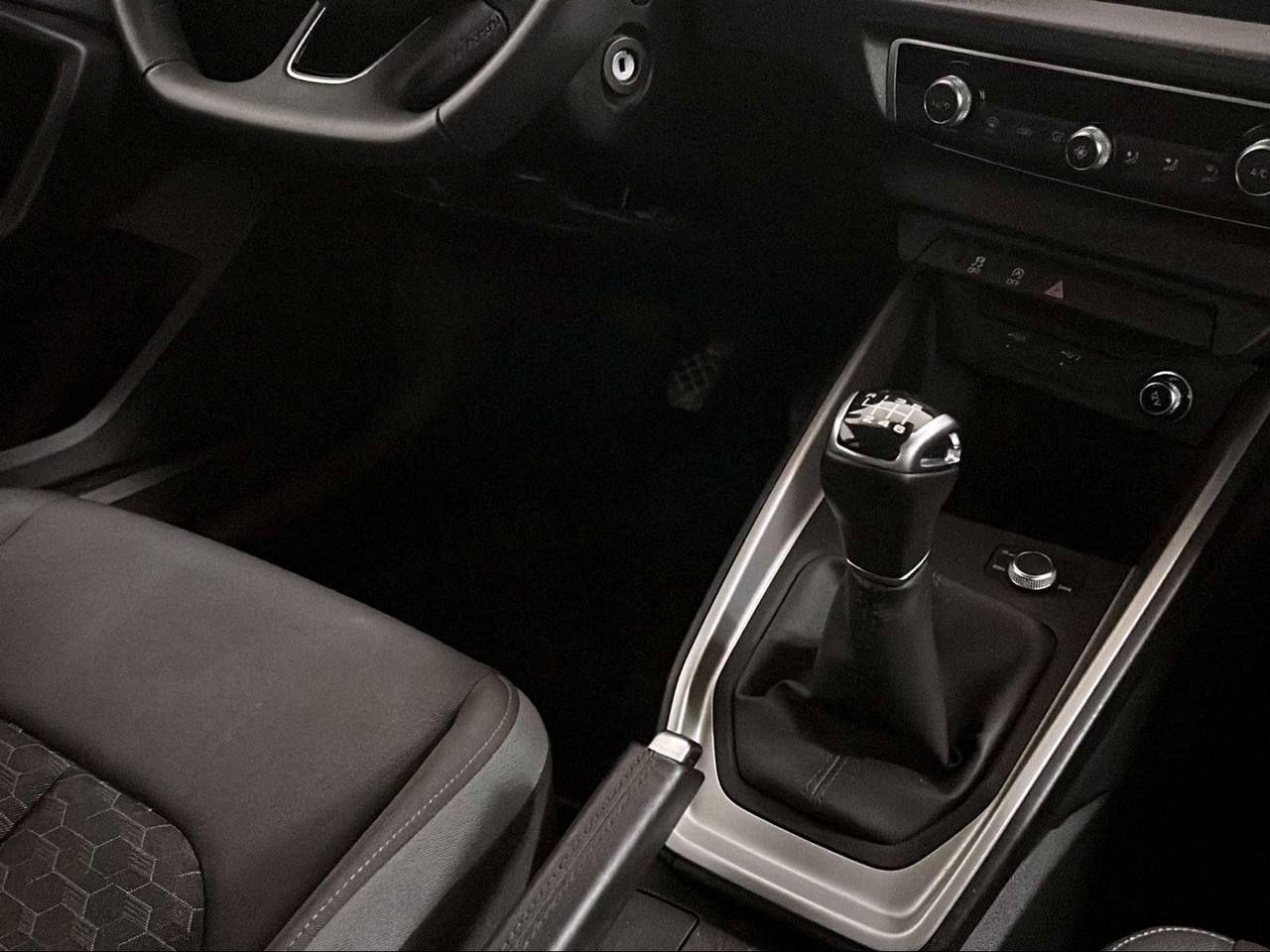 AUDI A1 SPB 30 TFSI Identity Black - 24