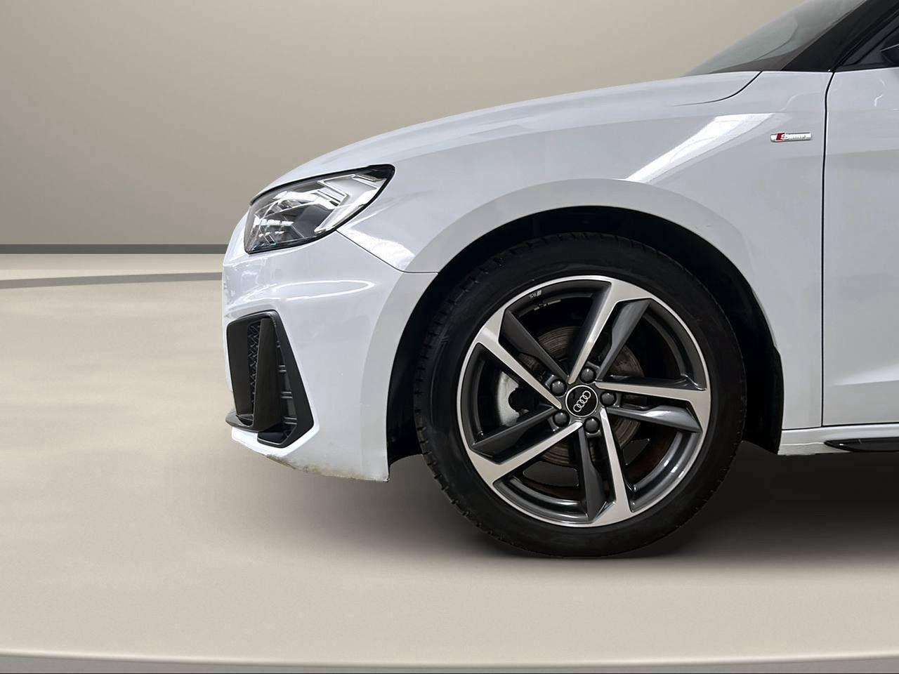 AUDI A1 SPB 30 TFSI Identity Black - 38