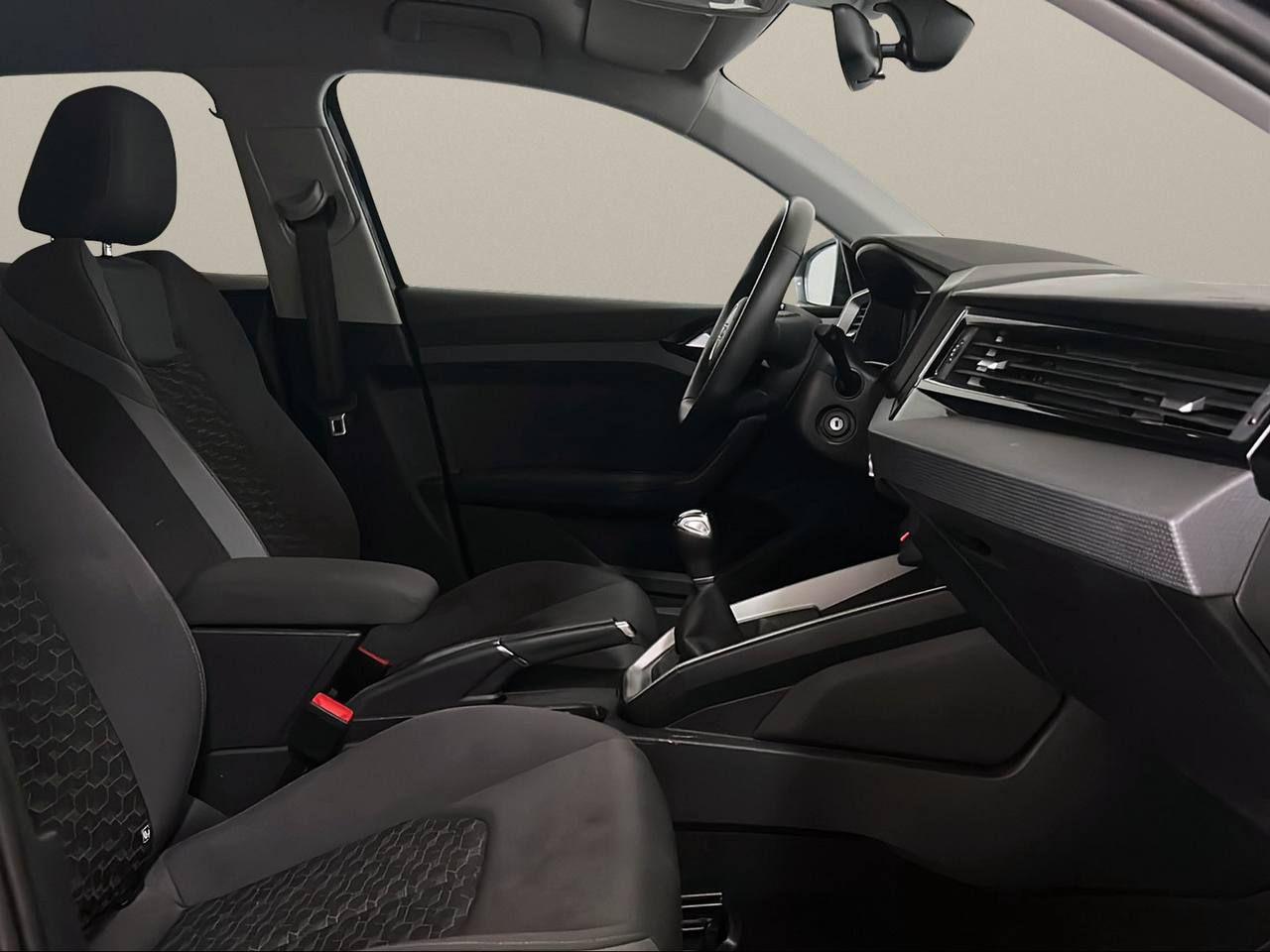 AUDI A1 SPB 30 TFSI Identity Black - 11