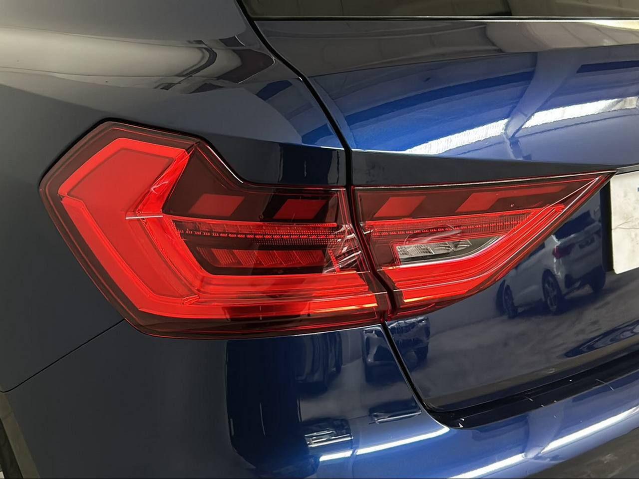 AUDI A1 SPB 30 TFSI Identity Black - 32