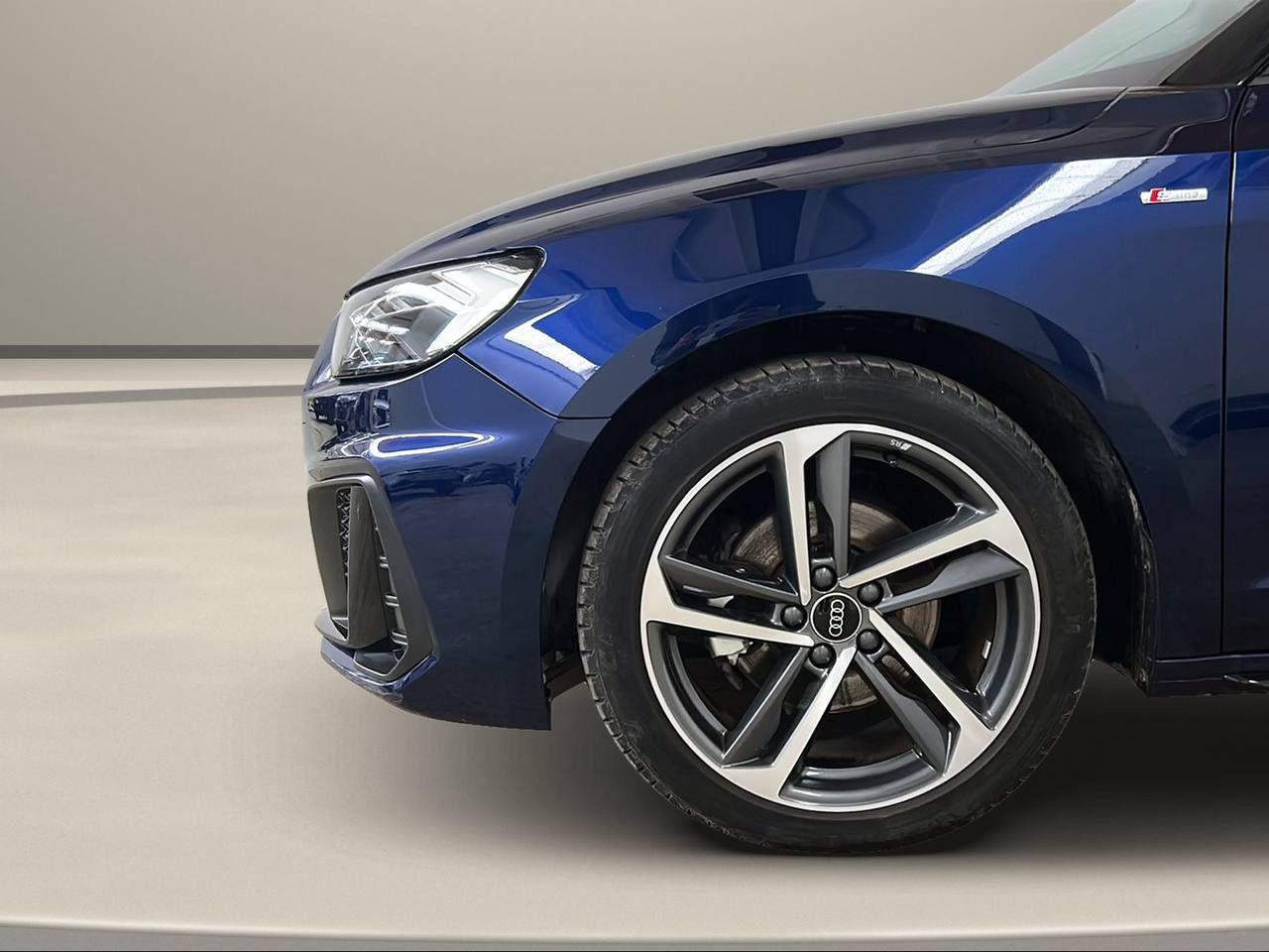 AUDI A1 SPB 30 TFSI Identity Black - 38