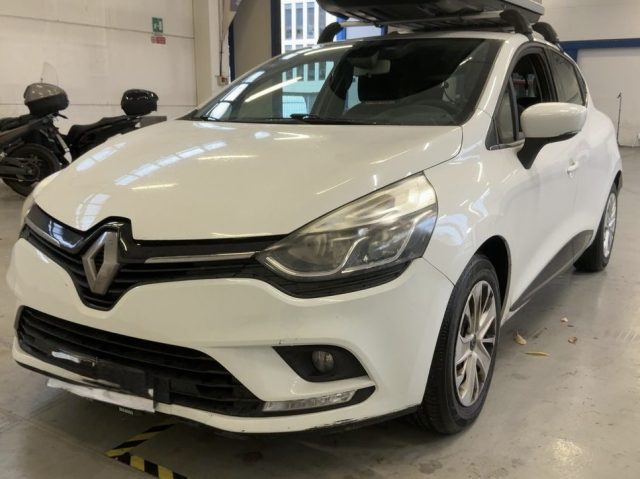 RENAULT Clio Bianco pastello