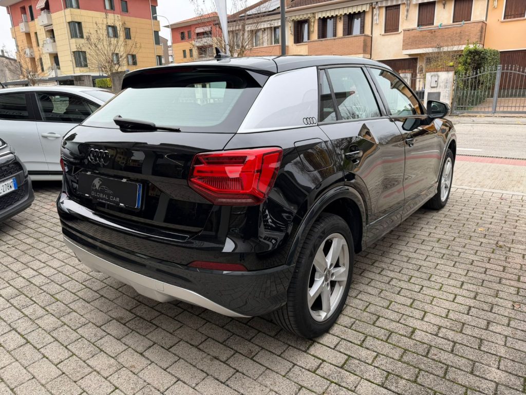 AUDI Q2 30 TDI S tronic Identity Black AUTOMATICA - 5