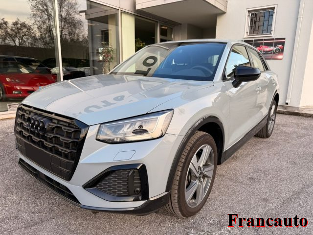 AUDI Q2 Grigio perlato