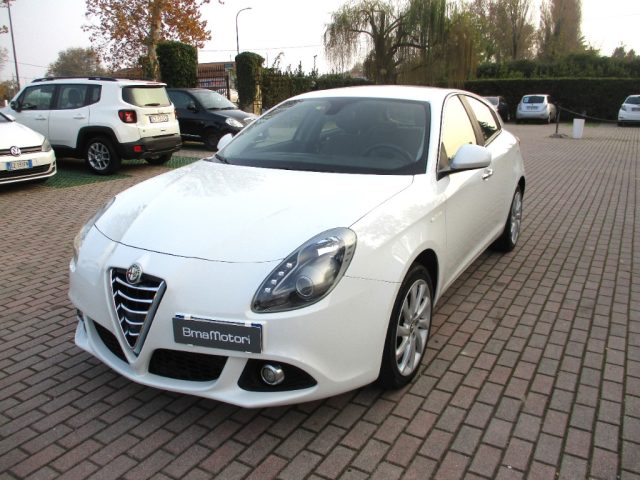 ALFA ROMEO Giulietta Bianco pastello