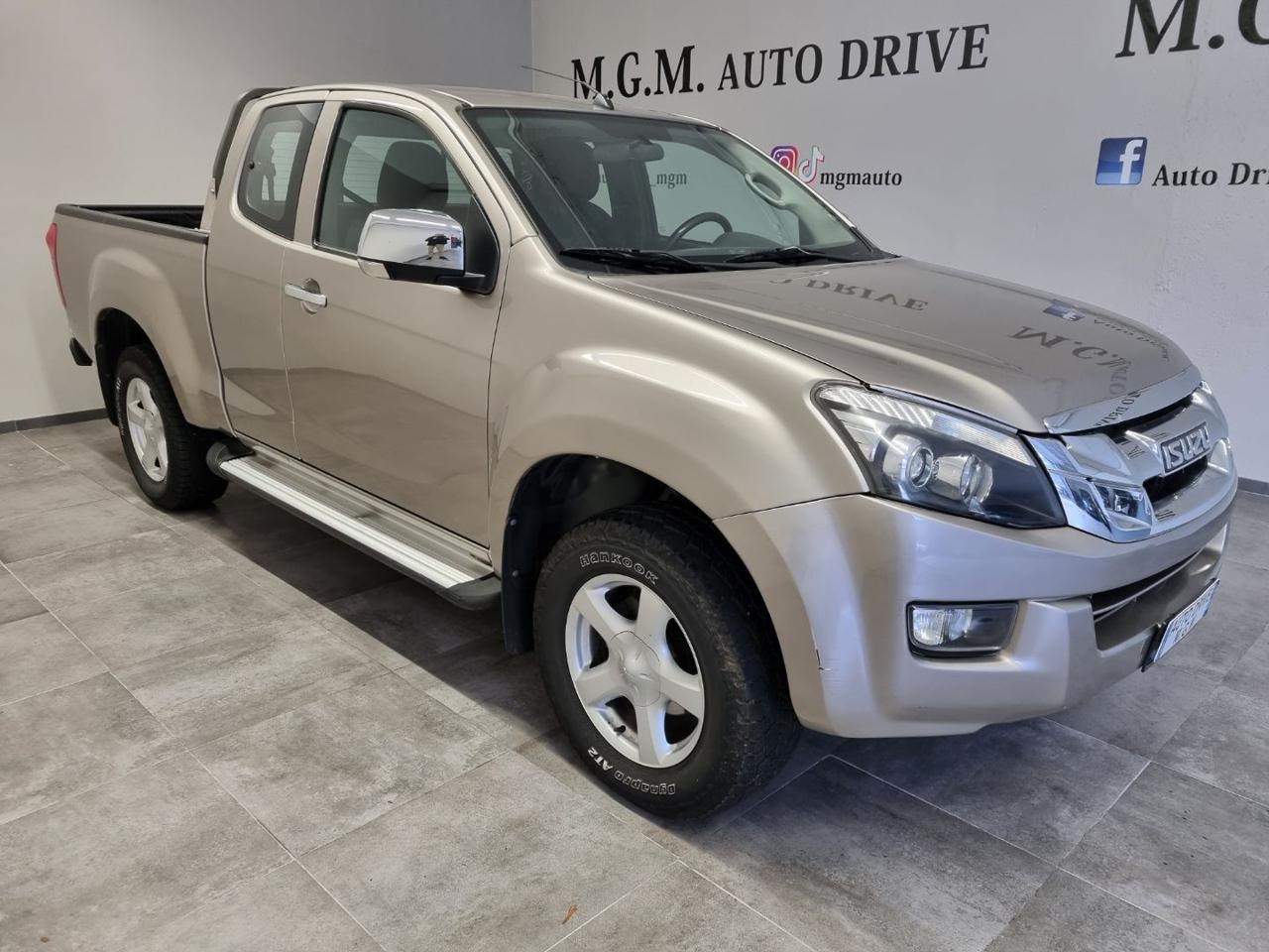 ISUZU D-Max 2.5 Space Cab Solar 4WD - 11