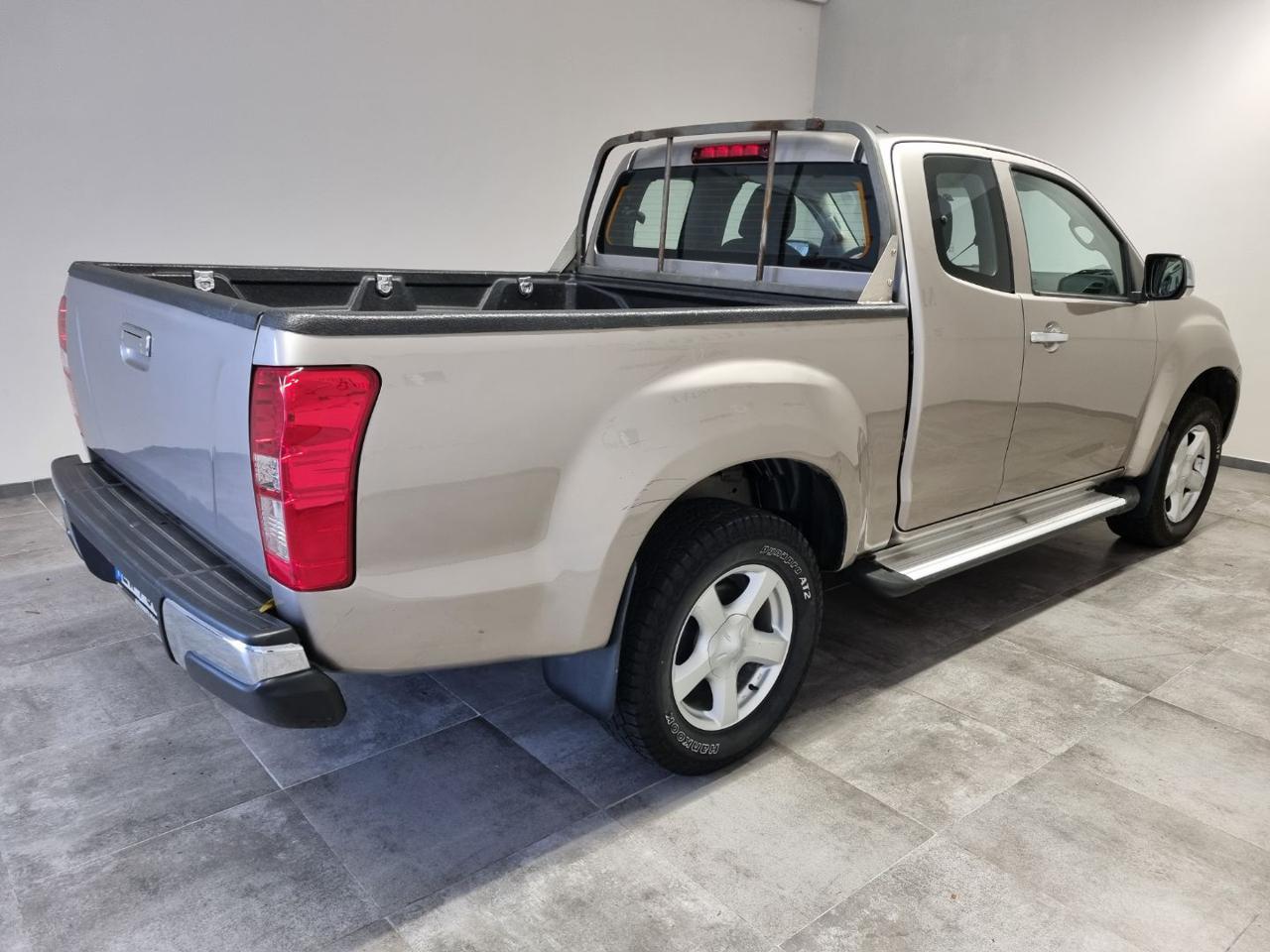 ISUZU D-Max 2.5 Space Cab Solar 4WD - 9