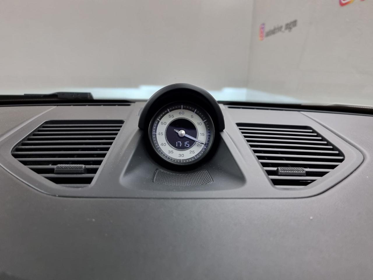 PORSCHE 911 Turbo S Cabriolet 650 cv - 36