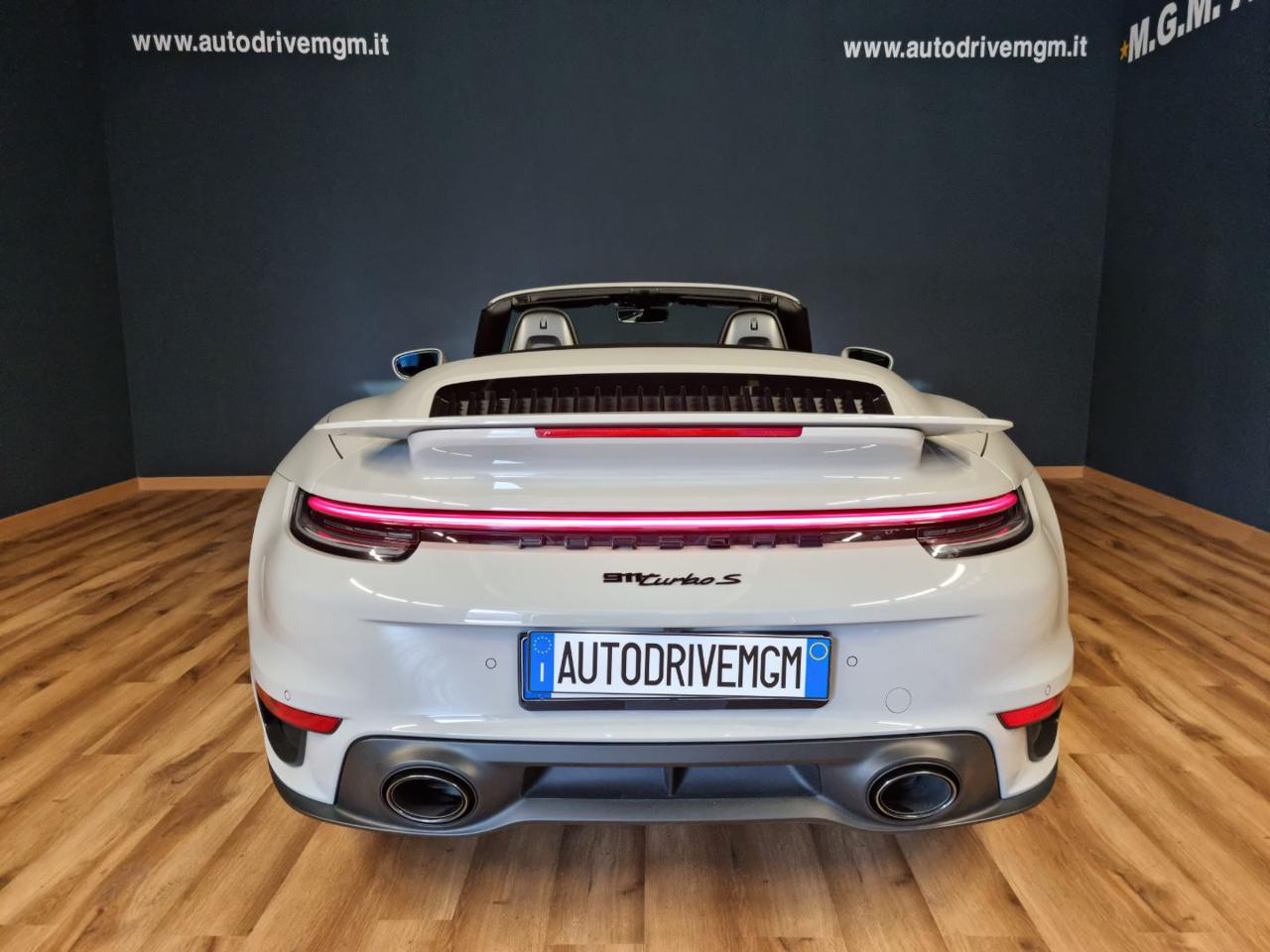 PORSCHE 911 Turbo S Cabriolet 650 cv - 22