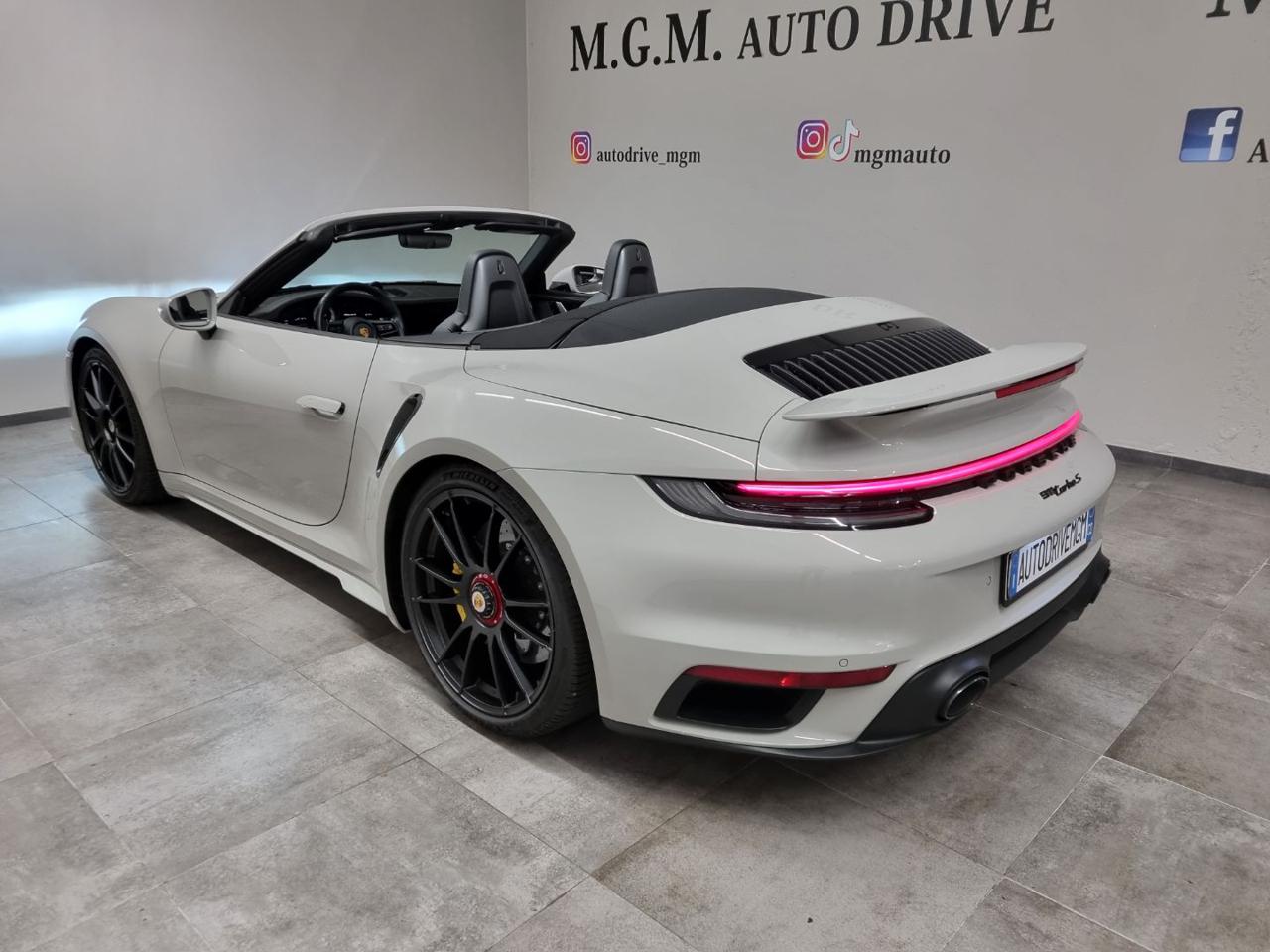 PORSCHE 911 Turbo S Cabriolet 650 cv - 13