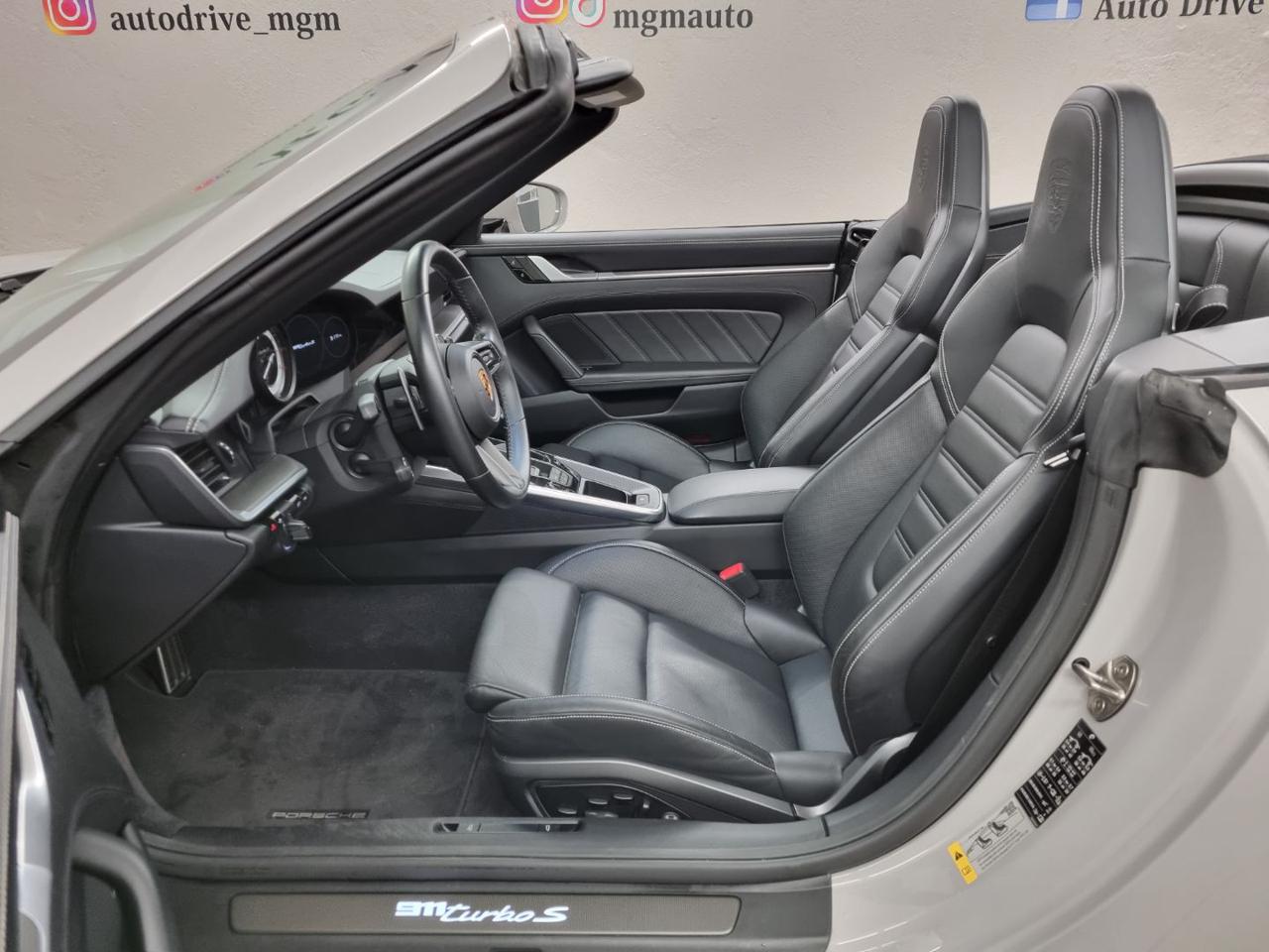 PORSCHE 911 Turbo S Cabriolet 650 cv - 8