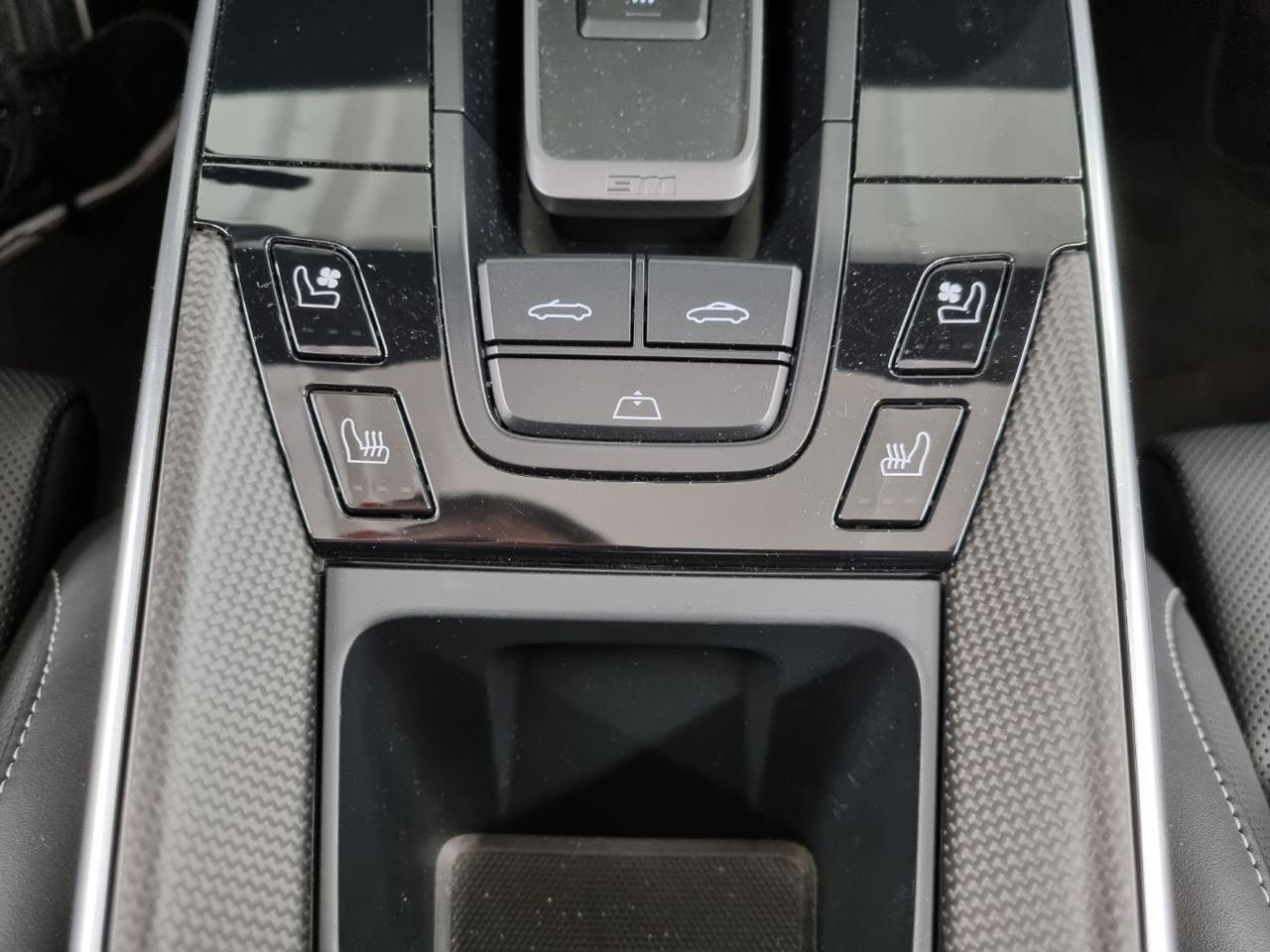 PORSCHE 911 Turbo S Cabriolet 650 cv - 33