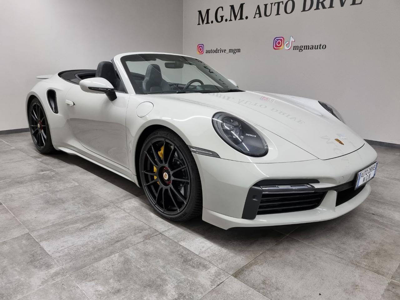 PORSCHE 911 Turbo S Cabriolet 650 cv - 42