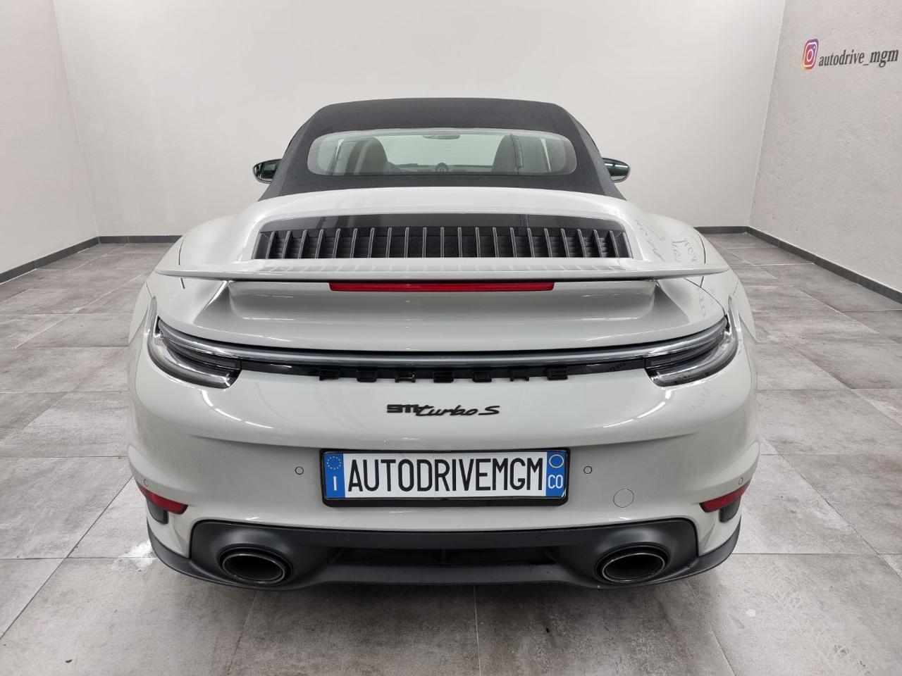 PORSCHE 911 Turbo S Cabriolet 650 cv - 3
