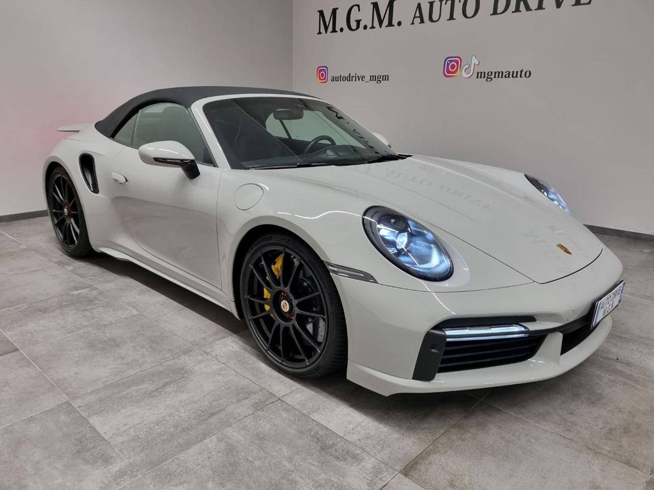 PORSCHE 911 Turbo S Cabriolet 650 cv - 37