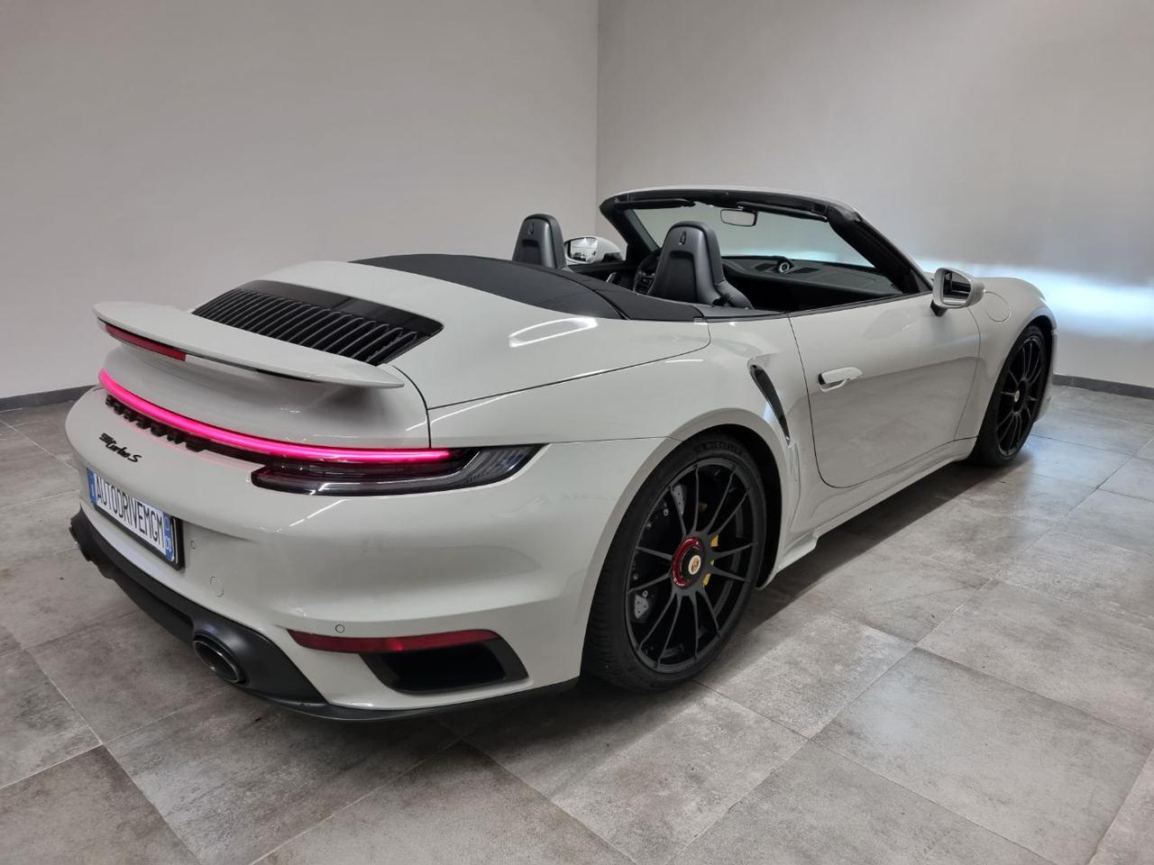 PORSCHE 911 Turbo S Cabriolet 650 cv - 19