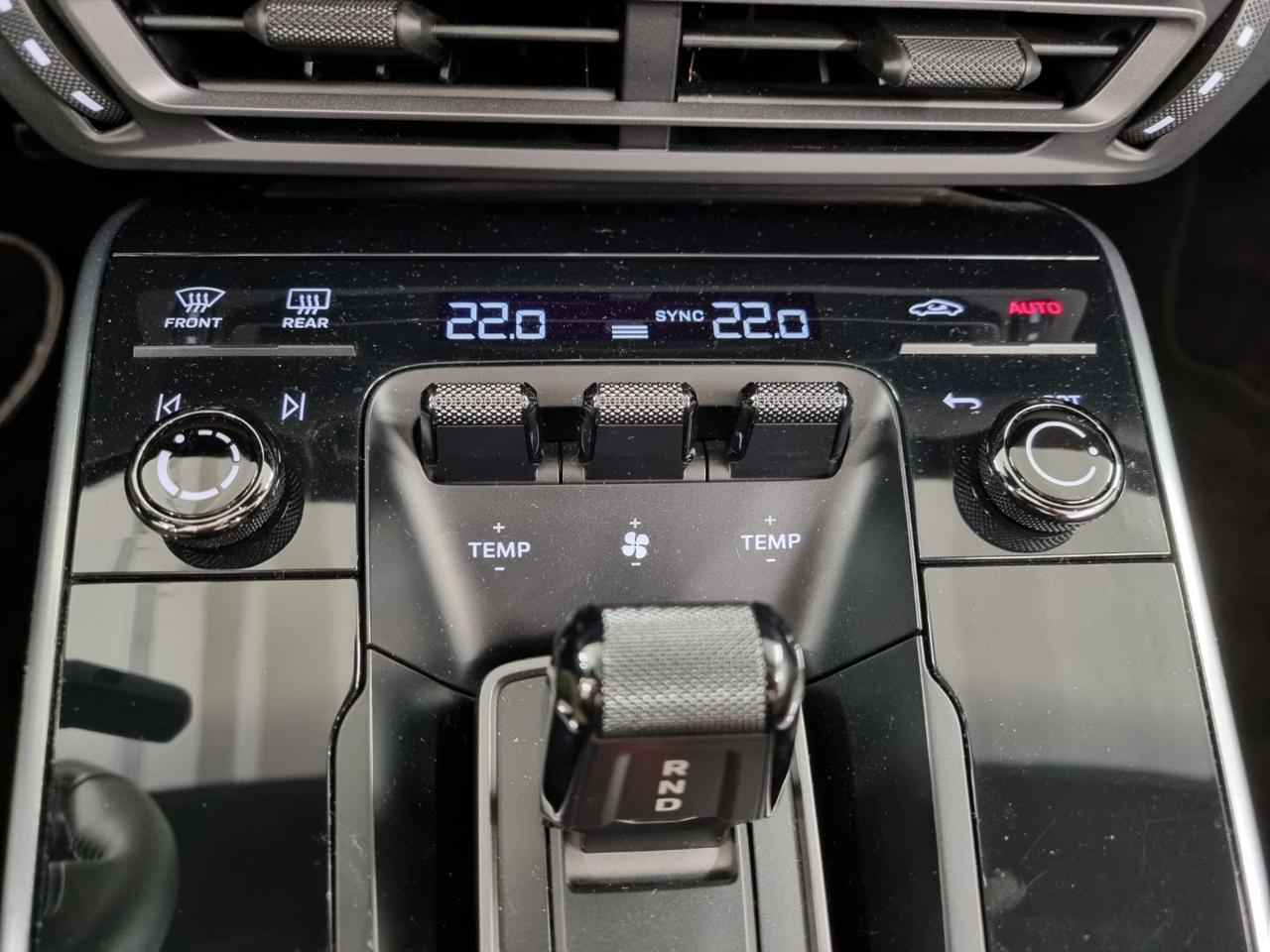 PORSCHE 911 Turbo S Cabriolet 650 cv - 11