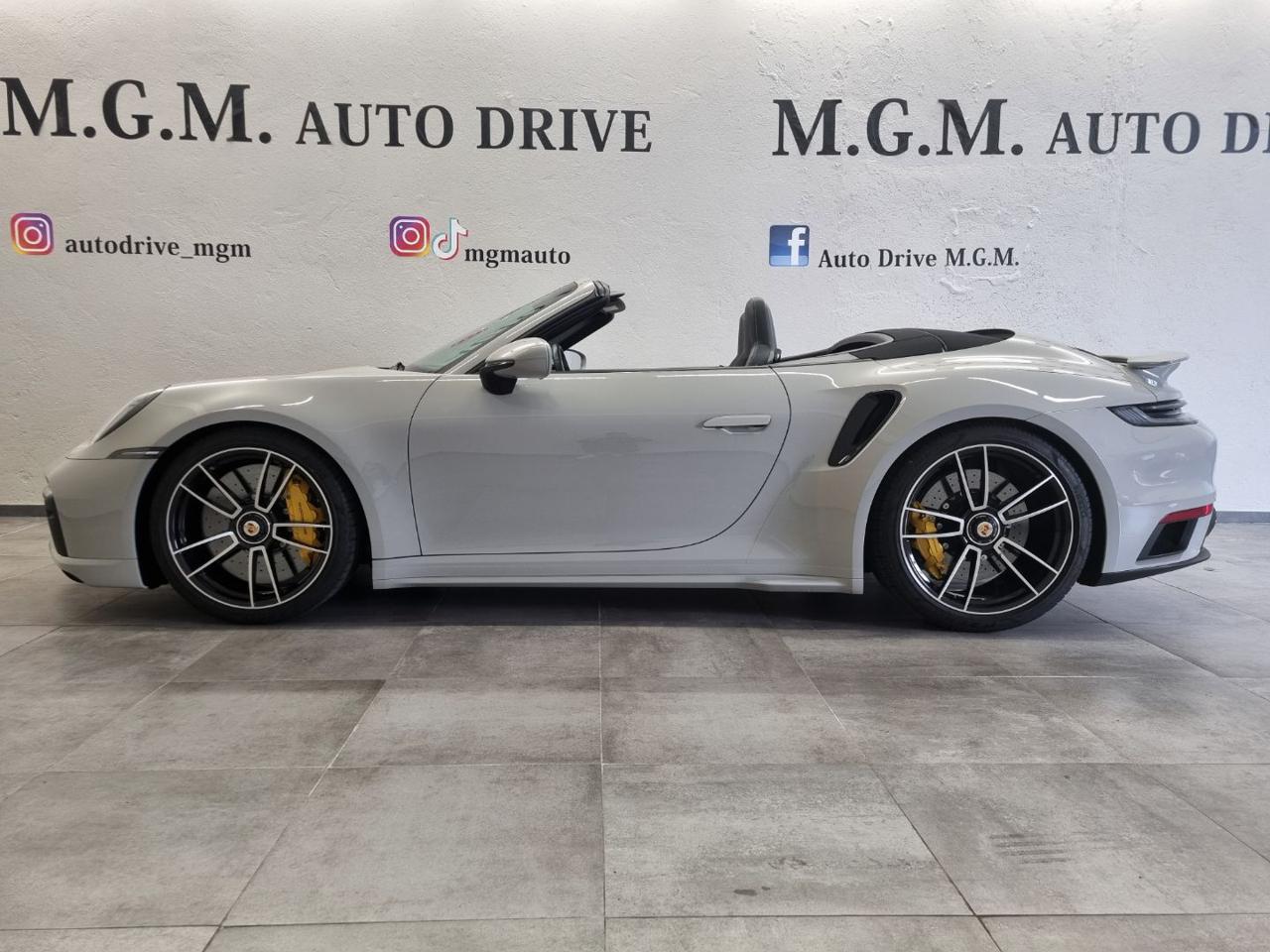 PORSCHE 911 Turbo S Cabriolet 650 cv - 3