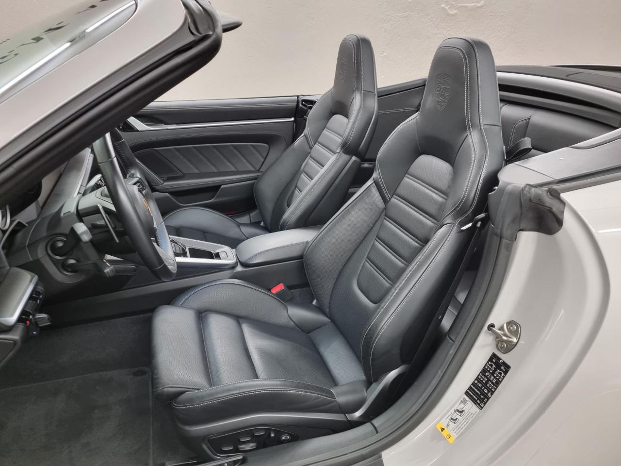 PORSCHE 911 Turbo S Cabriolet 650 cv - 25