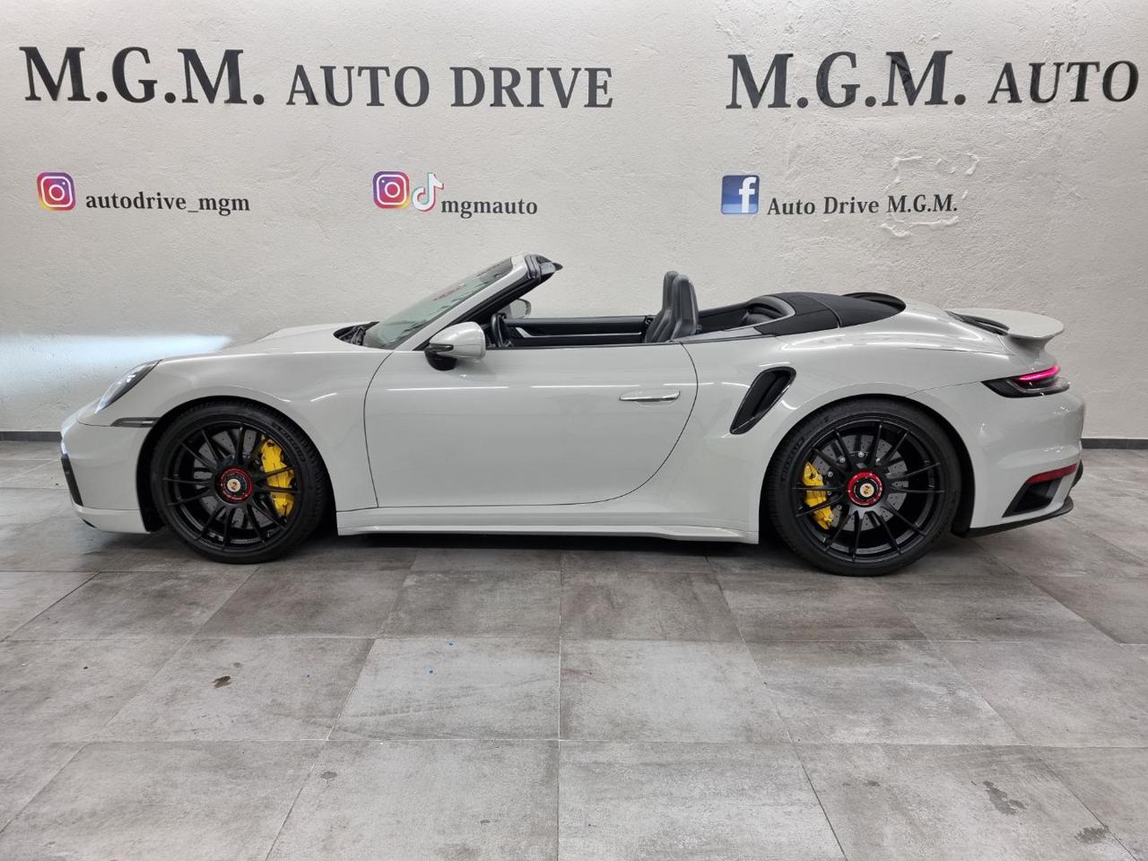 PORSCHE 911 Turbo S Cabriolet 650 cv - 2