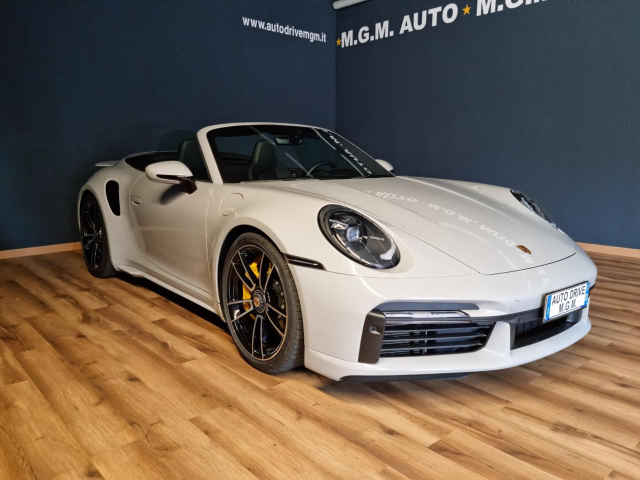 PORSCHE 911 Turbo S Cabriolet 650 cv - 32