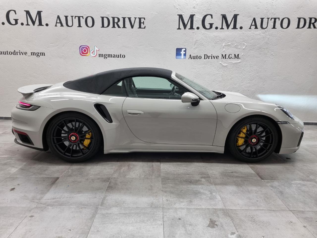 PORSCHE 911 Turbo S Cabriolet 650 cv - 4