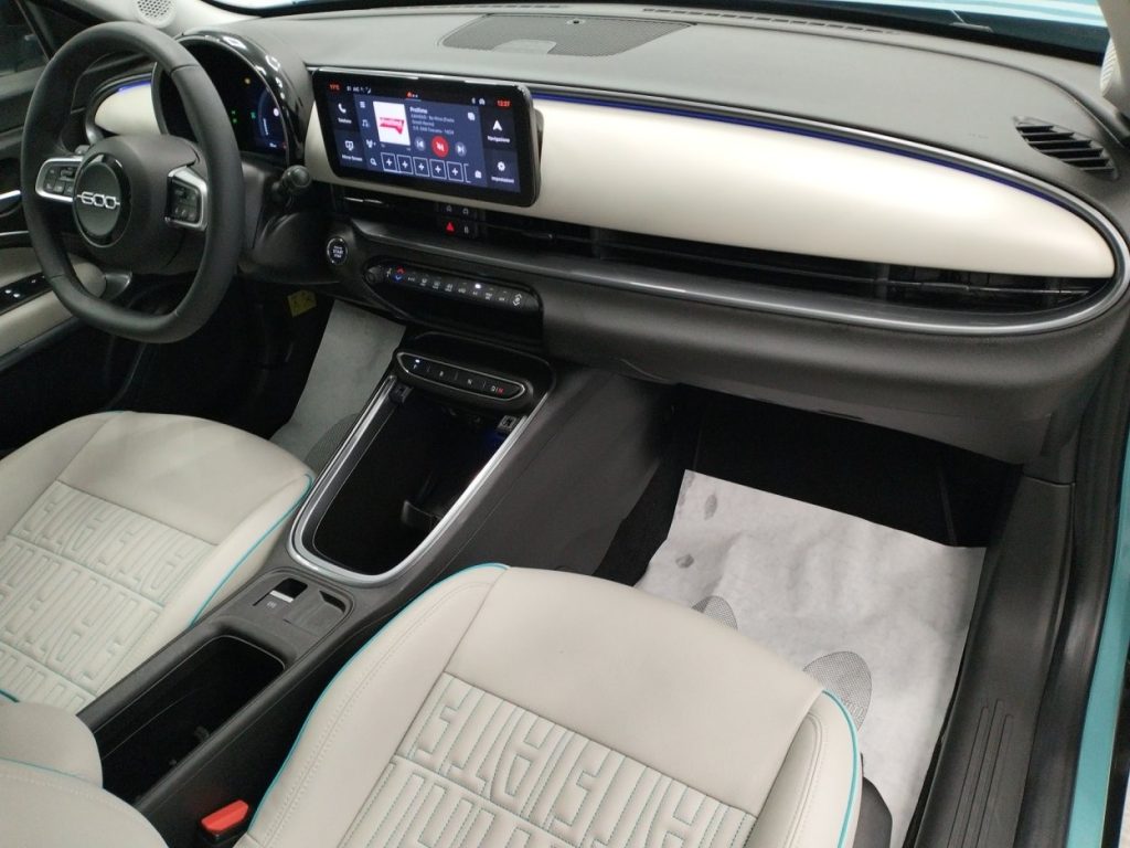 FIAT 600 Hybrid 100 CV DCT MHEV La Prima - 17