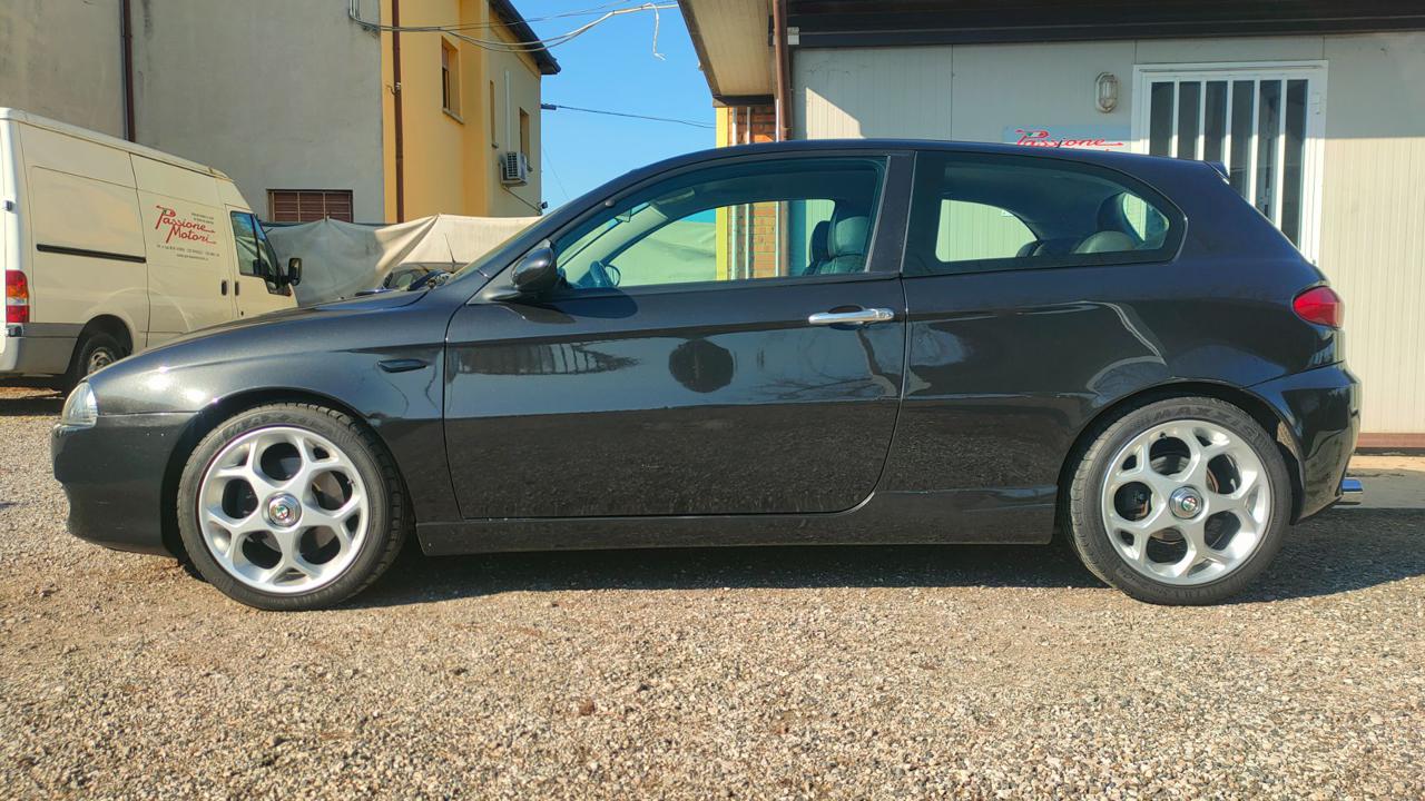 ALFA ROMEO 147 2.0i 16V Twin Spark 150 CV 3p. Distinctive MANUALE - 18